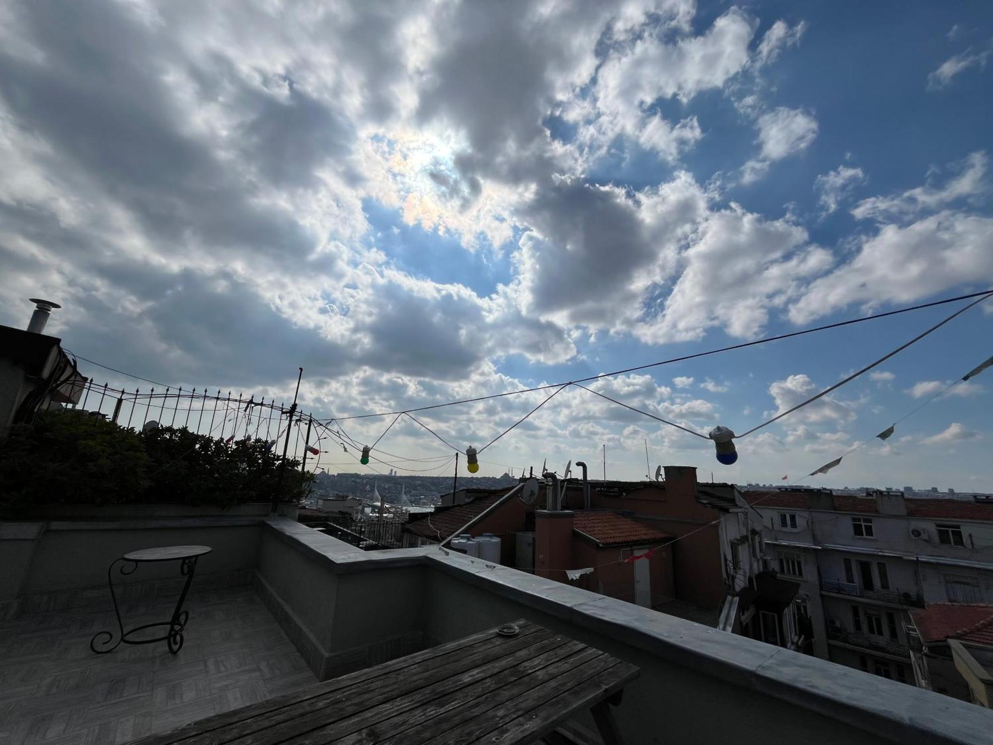 Ganbaru Tours - Flats In Galata Apartment Istanbul Exterior photo